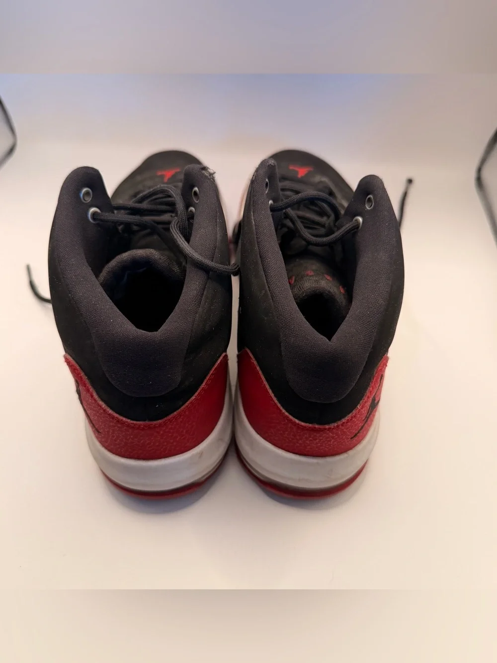 Nike Air Jordan Max Aura Black/Red, Size 8.5